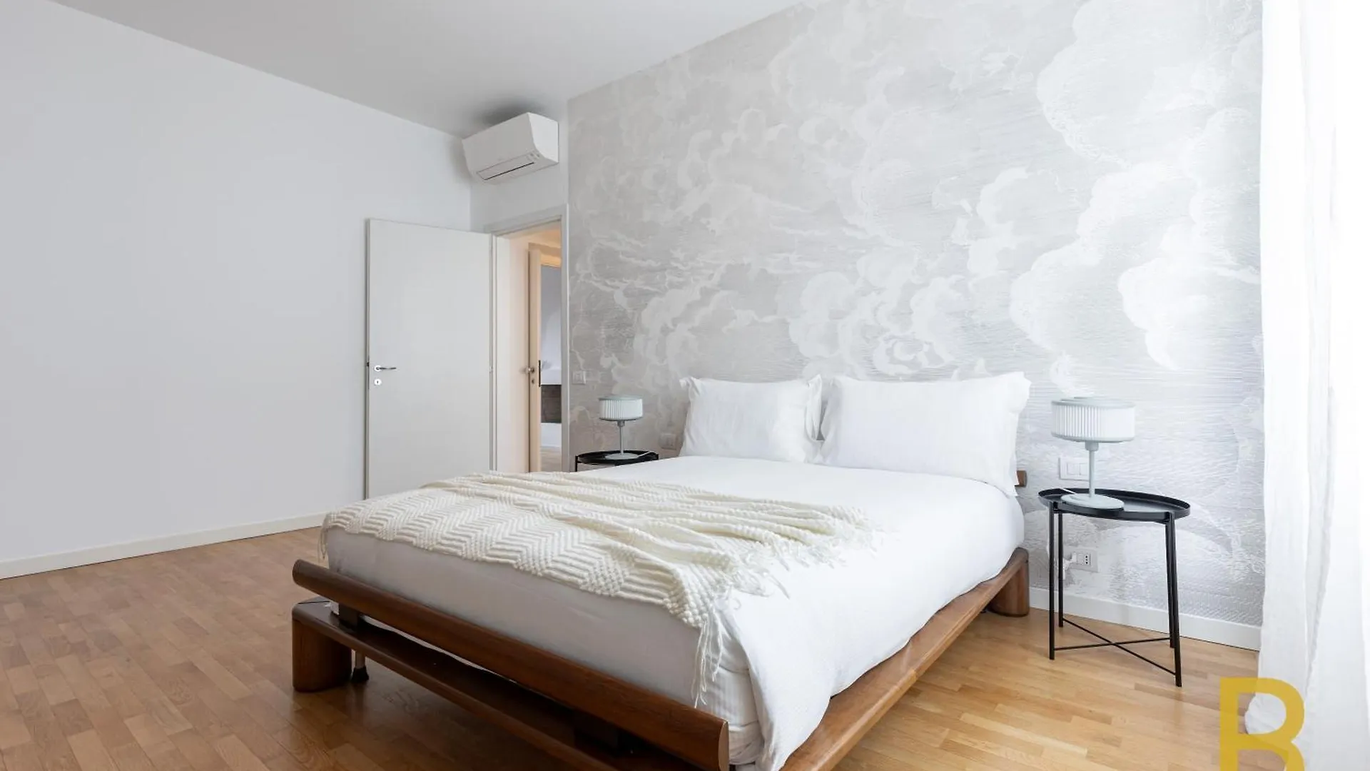 Beplace Apartments At Navigli Milan