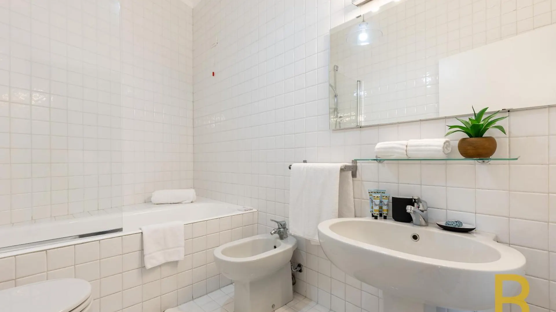 Beplace Apartments At Navigli Milan