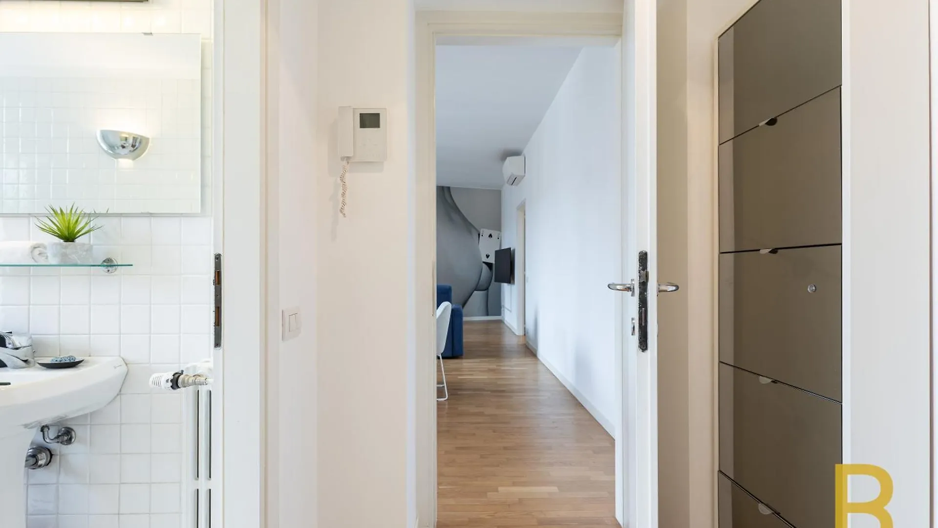 Beplace Apartments At Navigli Milan